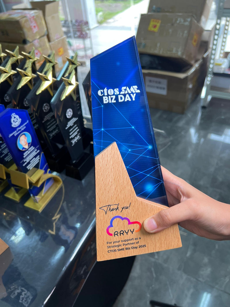 Design G Crystal Trophy