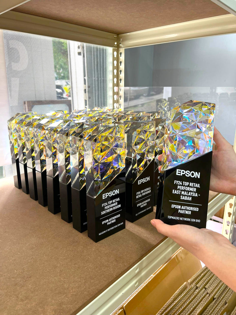 Design AD29 Crystal Trophy