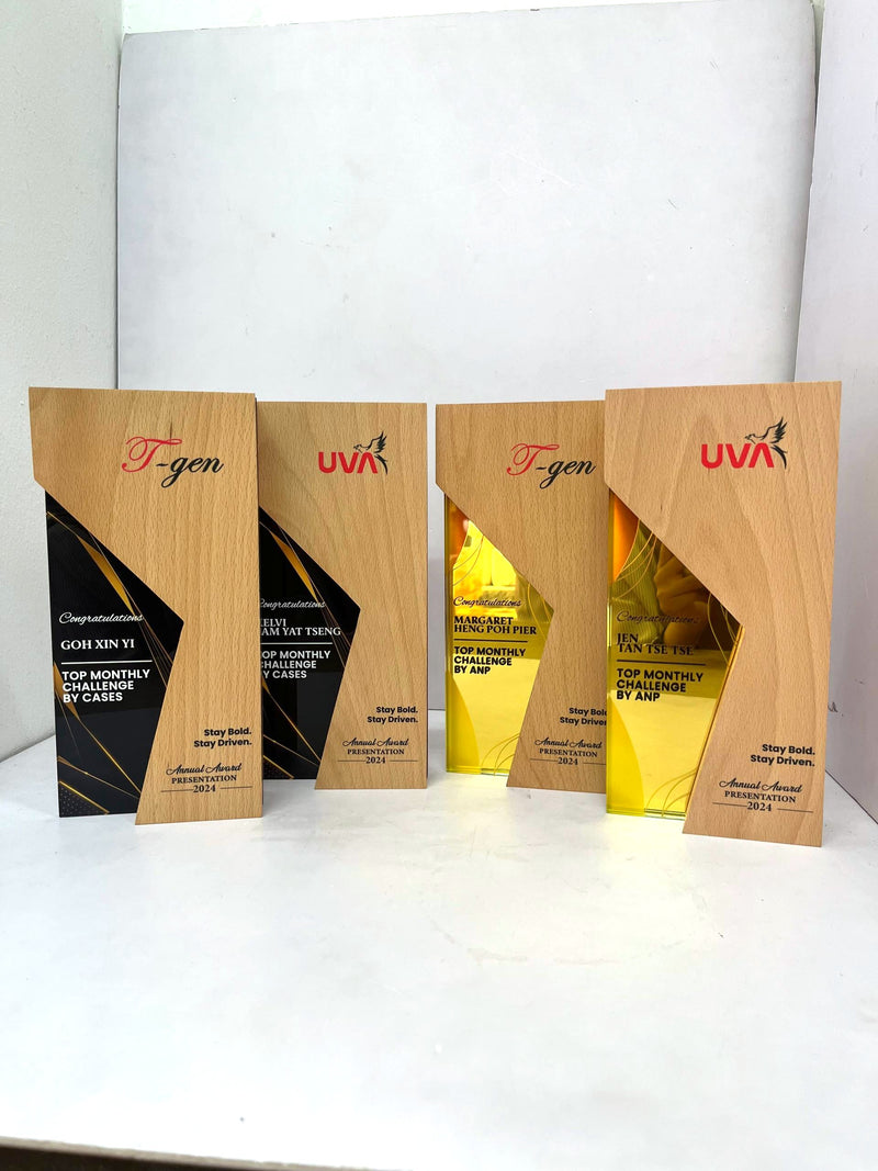 Design AD8 Crystal Trophy