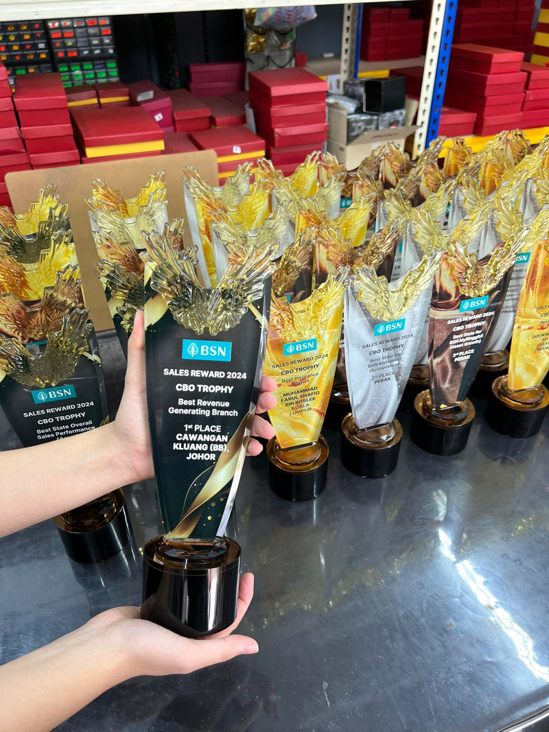 Design AD3 Crystal Trophy