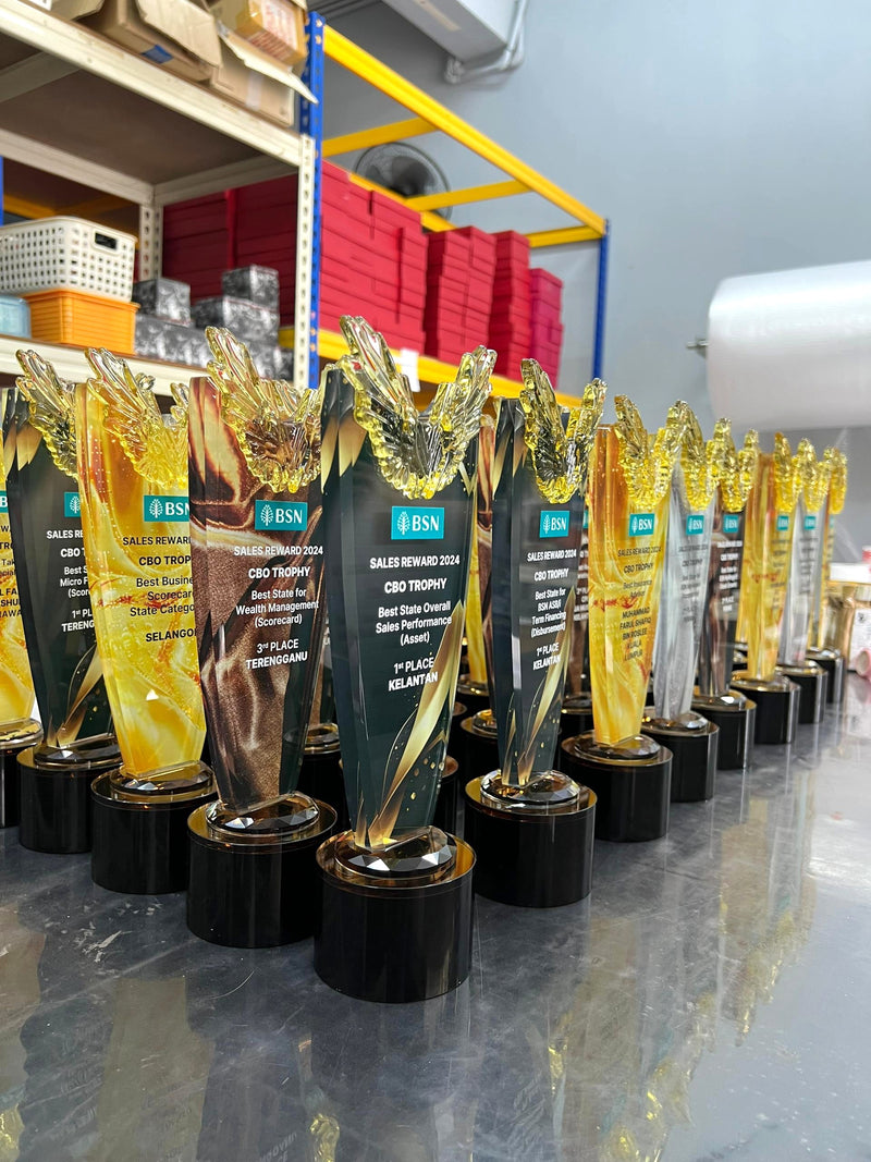 Design AD3 Crystal Trophy