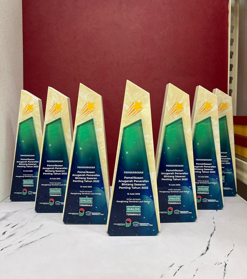 Design i Crystal Trophy