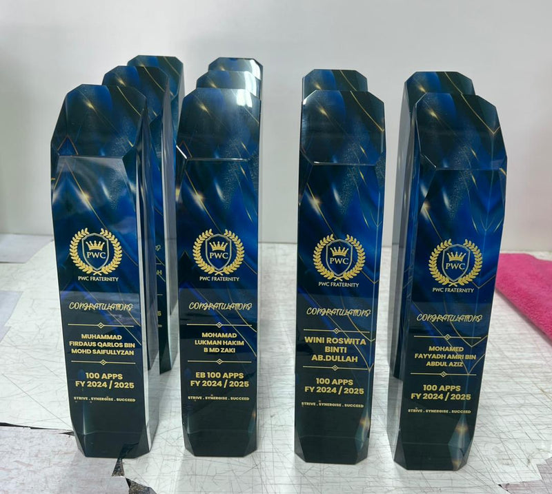 Design N Crystal Trophy
