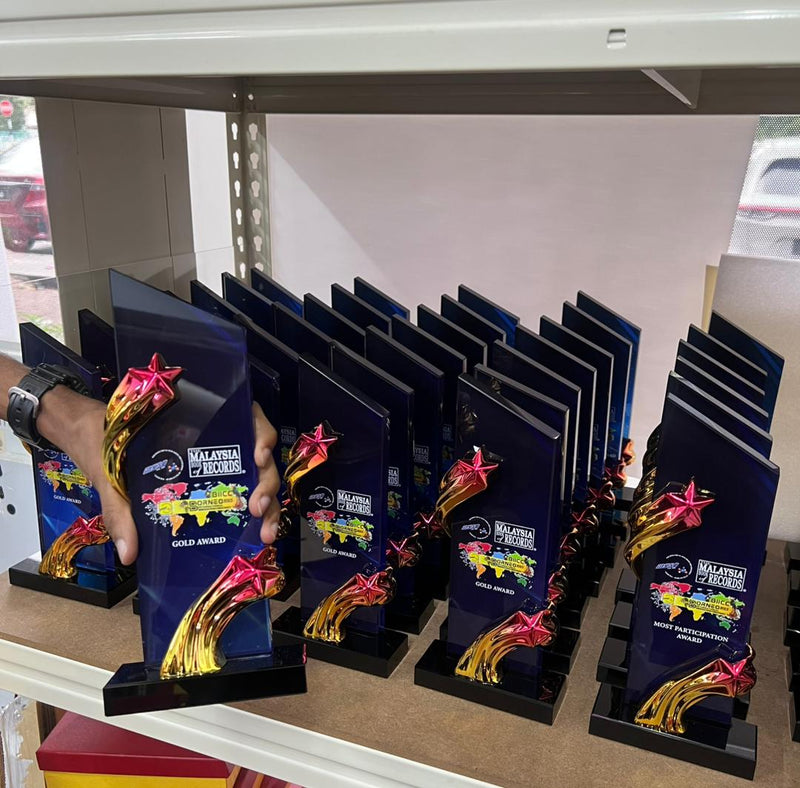 Design Z Crystal Trophy