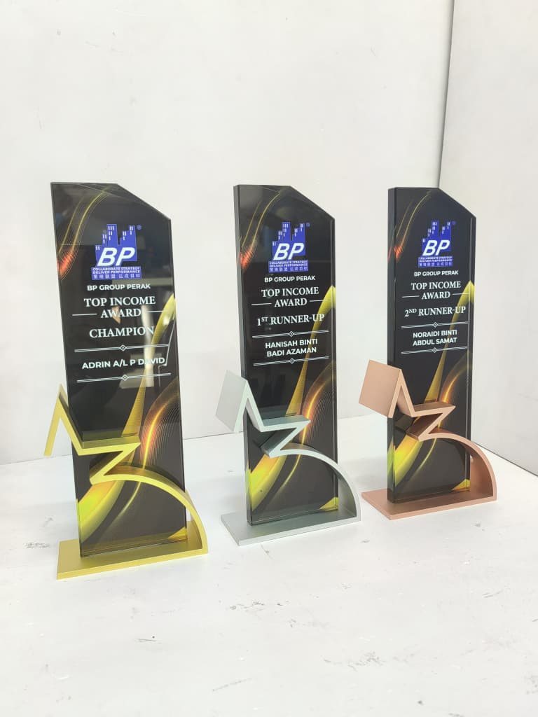 Design K Crystal Trophy