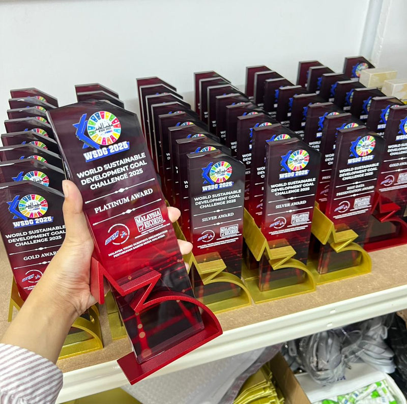 Design K Crystal Trophy