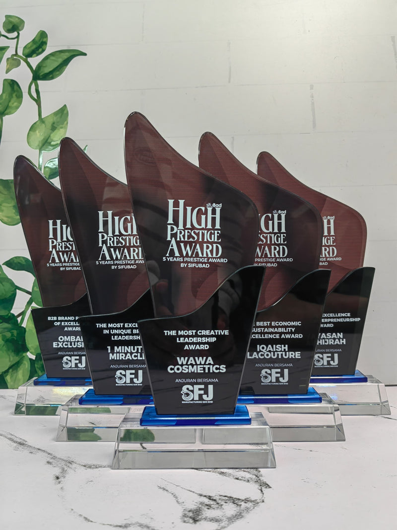 Design M Crystal Trophy