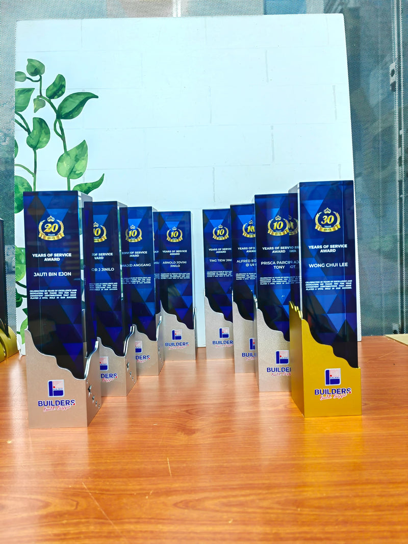 Design J Crystal Trophy