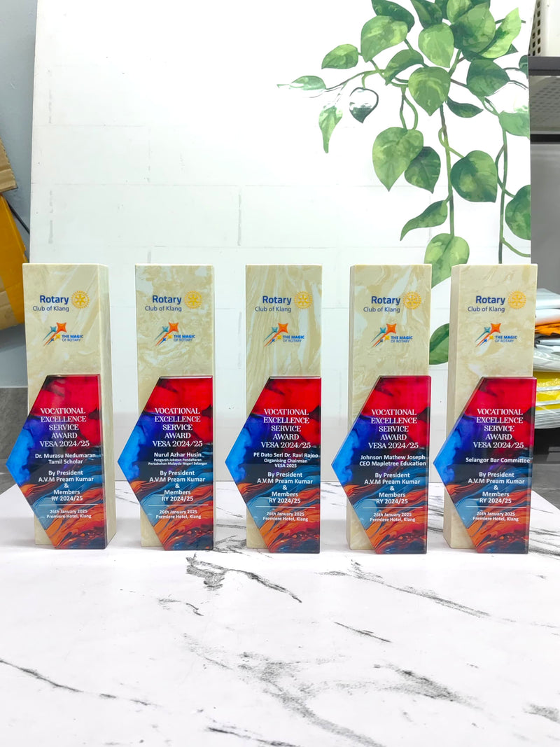 Design AD1 Crystal Trophy