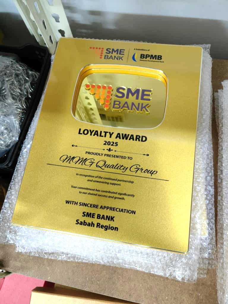 DESIGN PL8004 Plaque Award