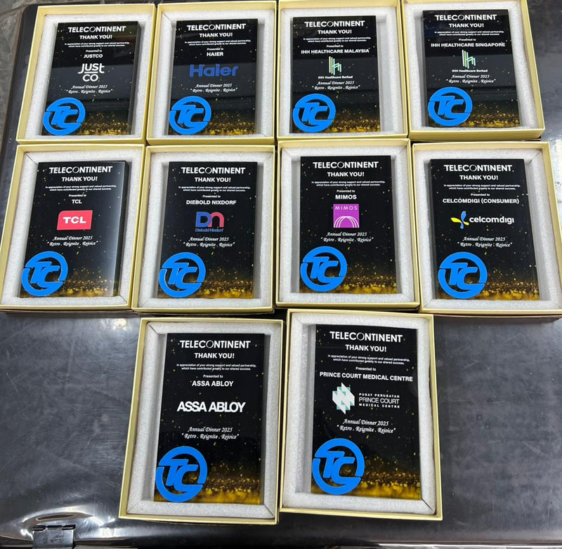 DESIGN PL8007 Plaque Award