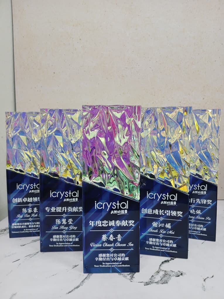 Design H Crystal Trophy