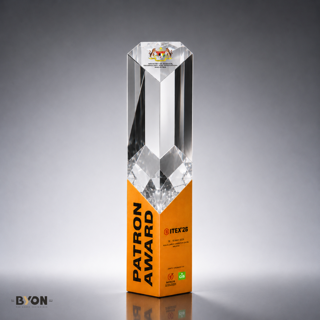 Design AD43 Crystal Trophy